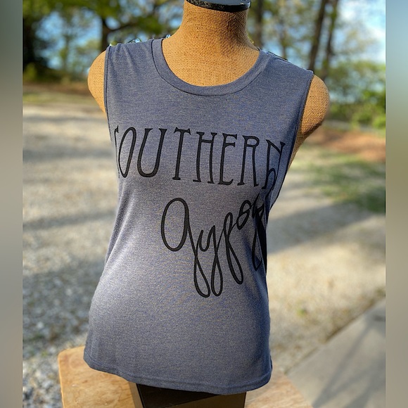New with Tag Size M/L Women’s Sleeveless Tee Shirt in grey ‘Southern Gypsy’ - Picture 1 of 10